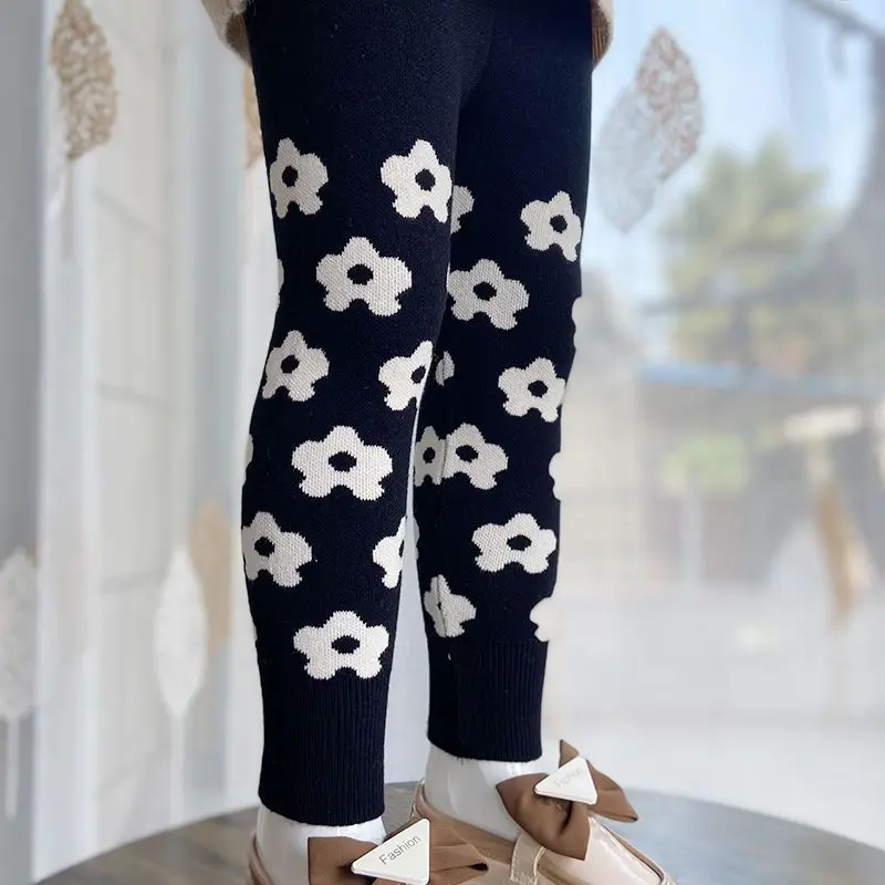 Children Baby Girl Outerwear Leggings Elastic Warmth Knitted and Stylish Girls Thick Autumn and Winter Yarn Nine Quarter Pants