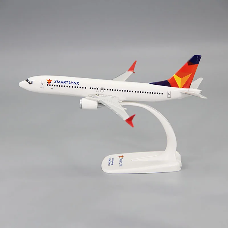 New 1:200 Scale Latvia B737 MAX8 SMARTLYNX Airlines ABS Plastic Airplane Aircraft Plane Model Toy Display Collection Gifts Fans