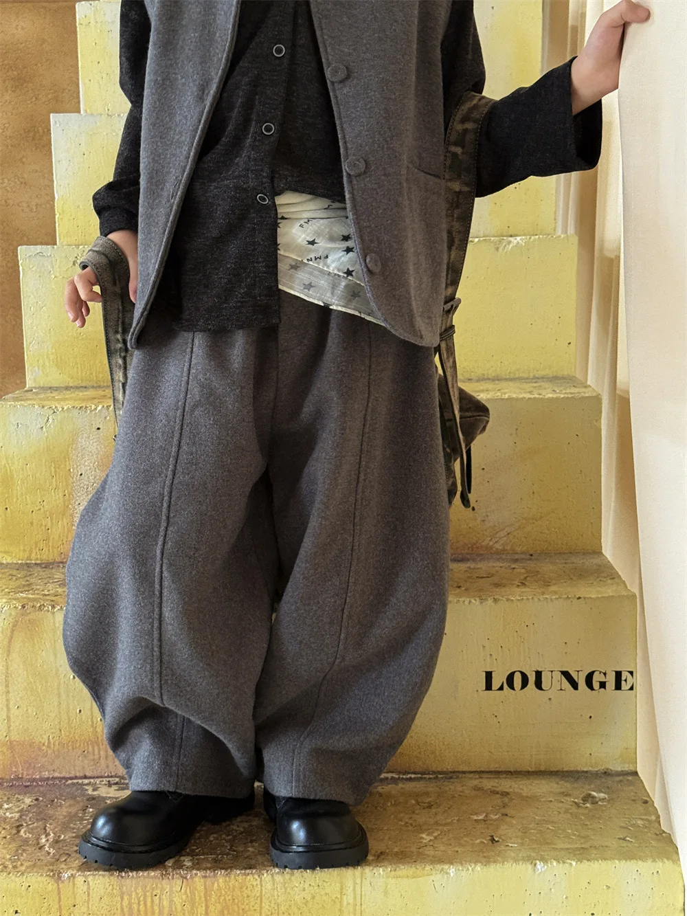 دعوى 2025 الخريف والشتاء ملابس الأطفال الجديدة الكورية نمط الفتيان والفتيات موضة الدافئة سترة صوفية السراويل قطعتين مجموعة