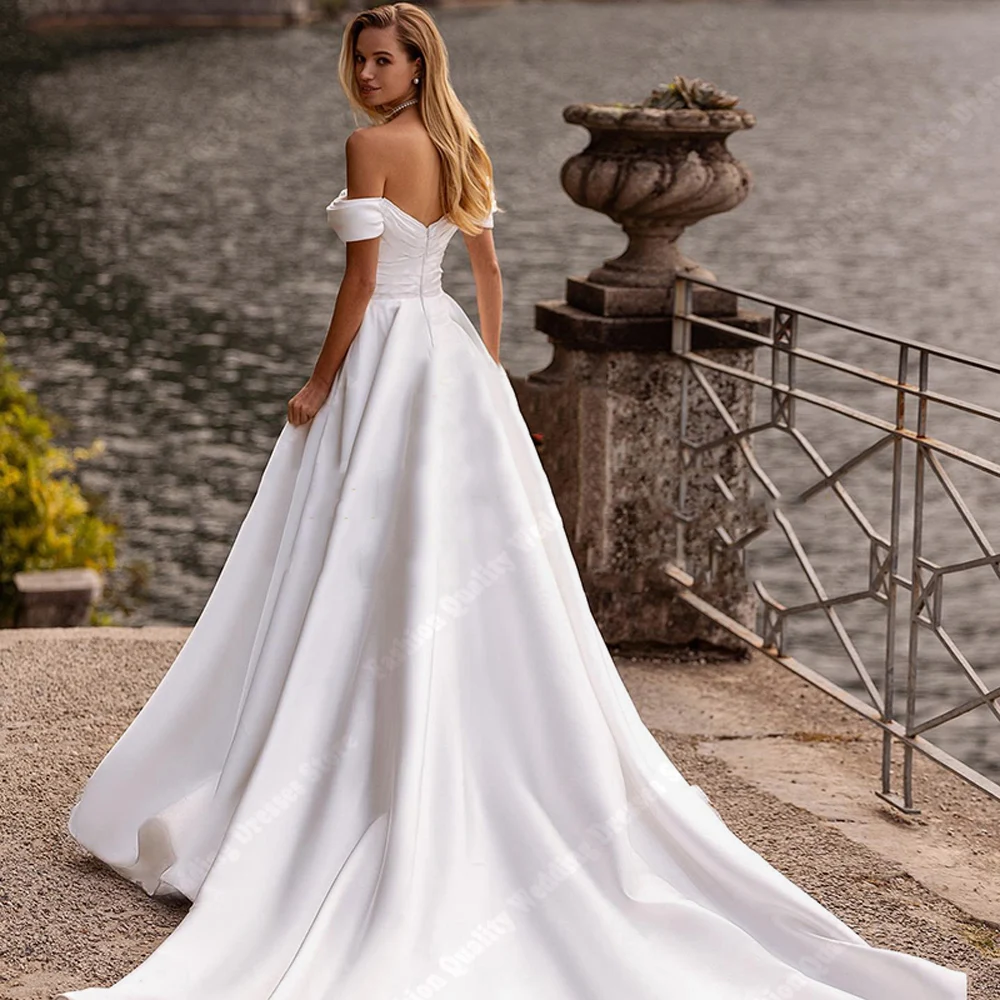 Eleganckie proste damskie suknie ślubne z odkrytymi ramionami w stylu Vintage suknie ślubne z błyszczącą satynową powierzchnią księżniczki Vestidos De Novias