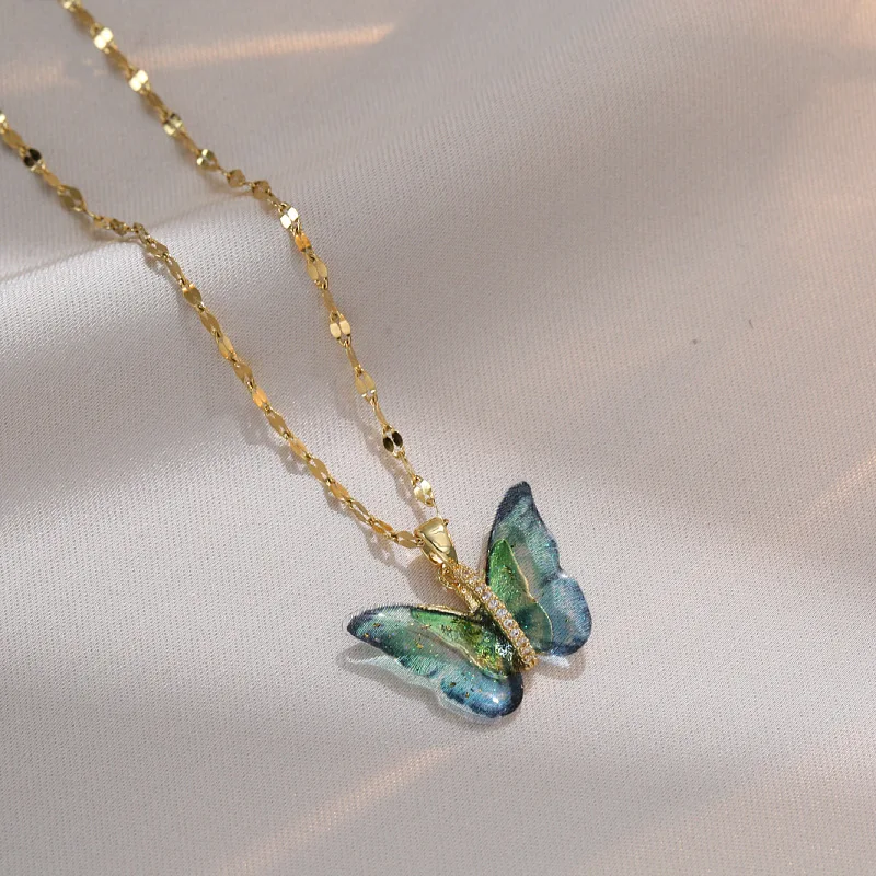 Classic Micro-embedded Colorful Cute Butterfly Necklace, Fashionable and Charming Animal Stainless Steel Clavicle Chain