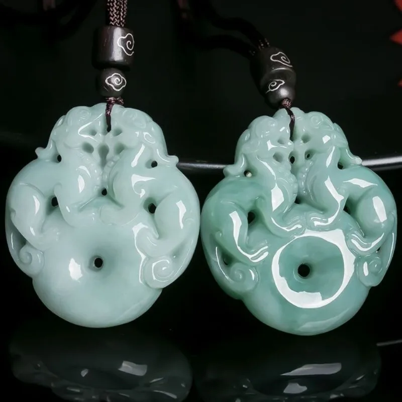 A Couple of Lovers, Natural Jade Male and Female, Pitching Jade Lucky and Safe Pendant for Men and Women.