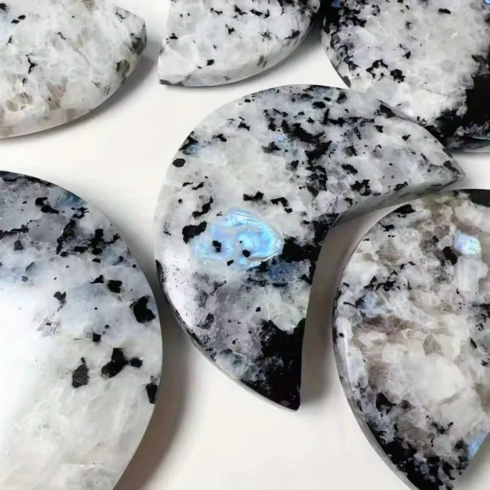 

1pc Rainbow Moonstone Moon CarvingCrescent Moon Shape with Black & White Marbling & Blue Luster Under Light Home Decor
