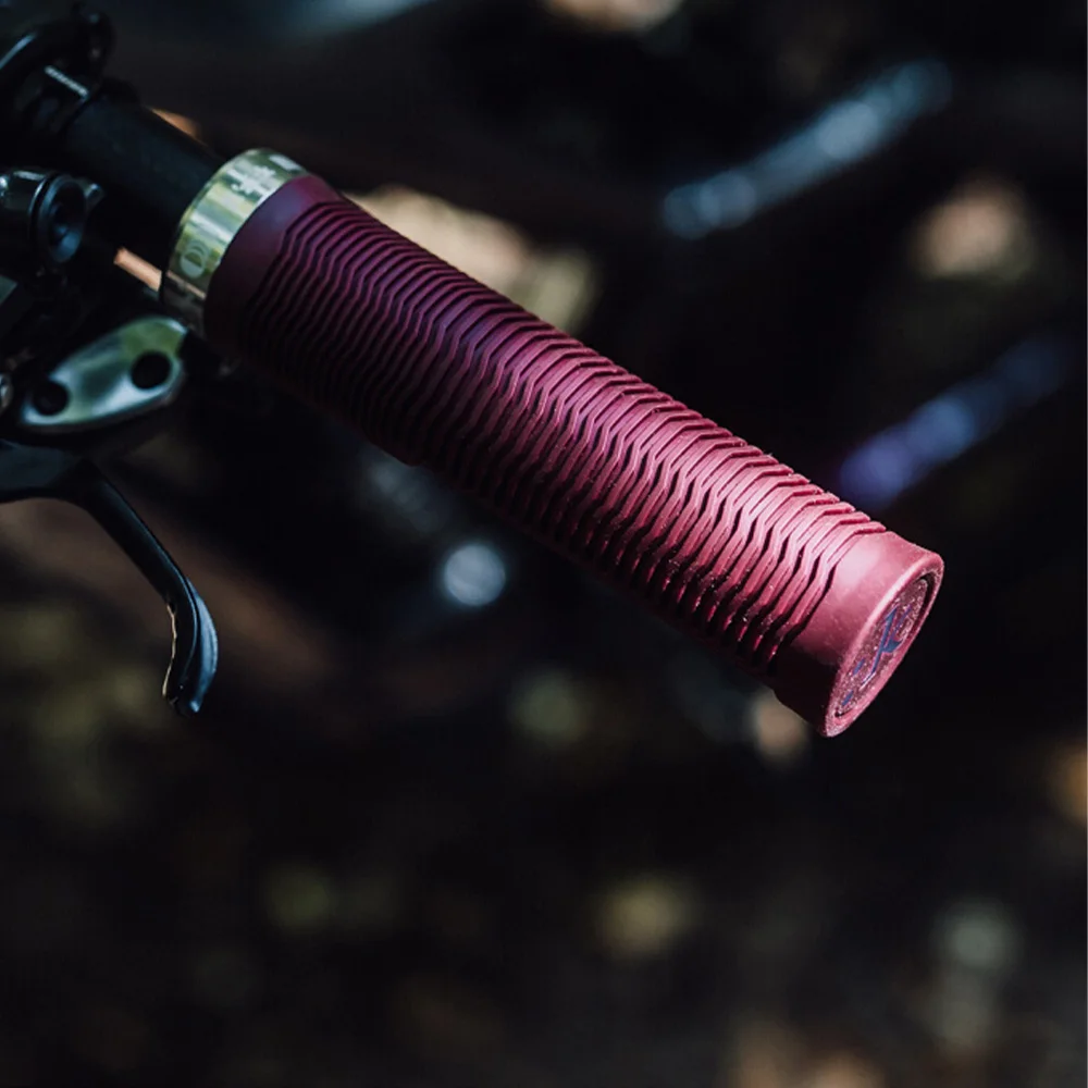 

Fizik ComfortFeel Bicycle Handlebar Grips MTB Mountain Bike Enduro Downhill Shock Absorbing Lock-On Cycling Grips