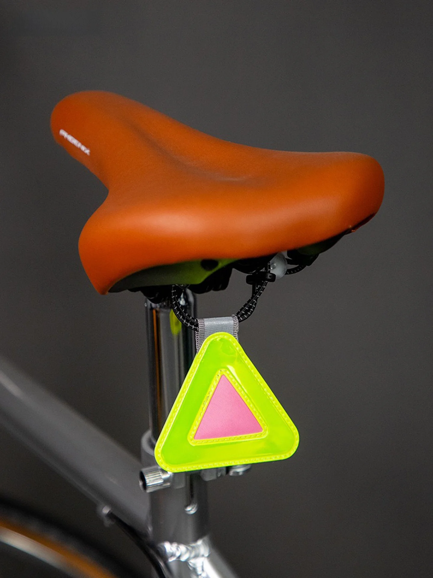 adesivo-refletivo-multifuncional-portatil-de-alta-luminosidade-para-bicicleta-sinalizador-triangular-decorativo-para-selim