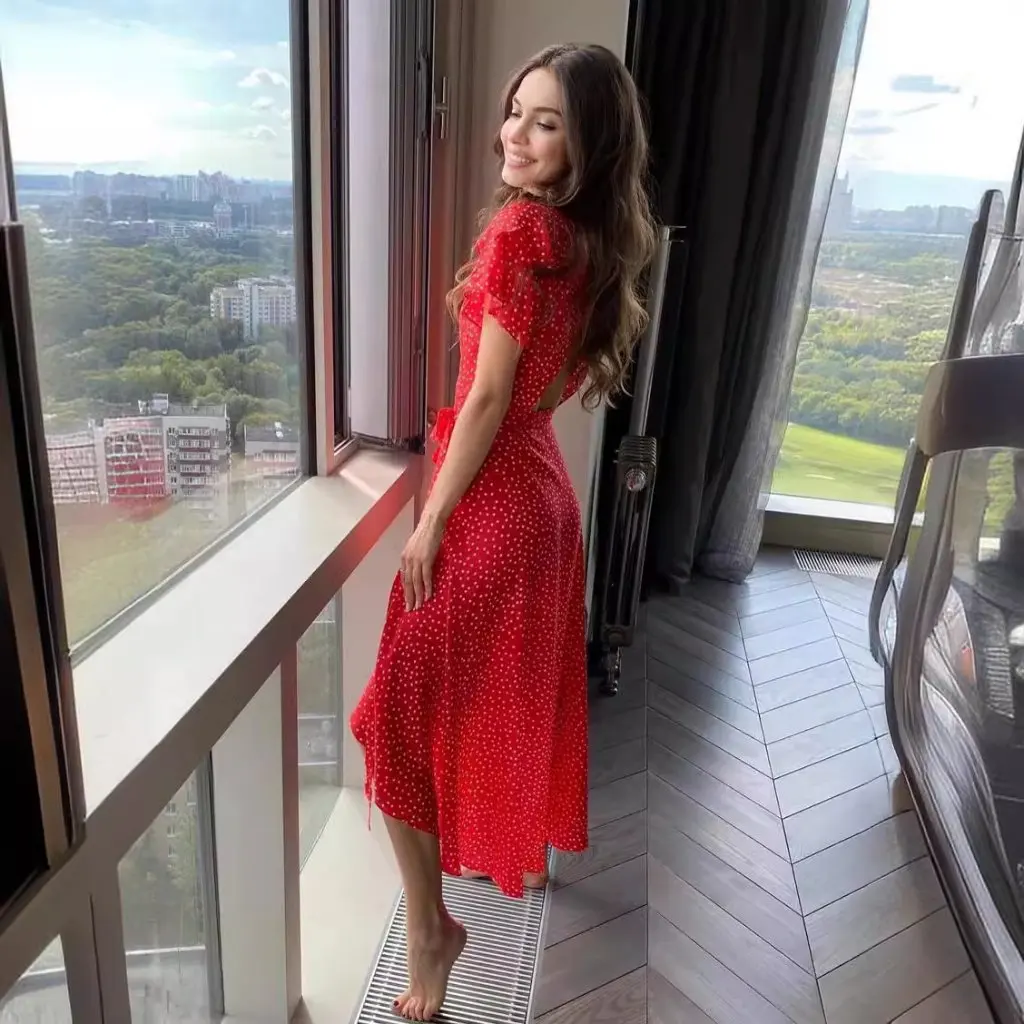 Vestido sin espalda con volantes y tirantes de lunares para mujer Diseño con abertura Detalle recortado Estilo popular