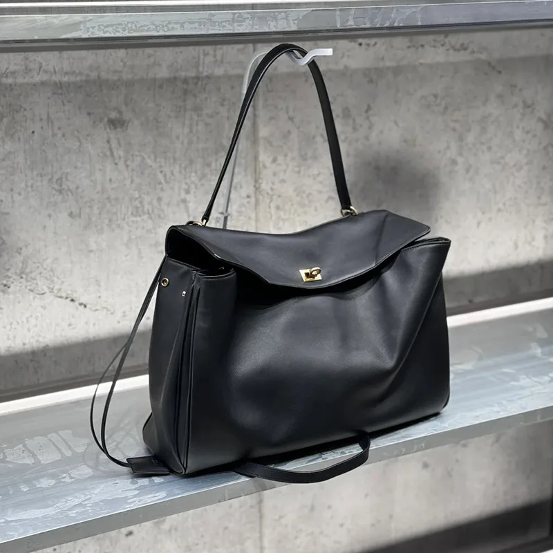 2024 Spring/Summer New Collection Black Large Tote Bag, Hand-held Shoulder Commuter Bag, Lock Clasp Underarm Bag. Women Handbags