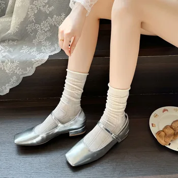 Wiosna lato Harajuku skarpetki z falbanką kobiety dziewczęta słodka środkowa rurka biała JK Lolita miękkie oddychające kostki luźne krótkie skarpetki