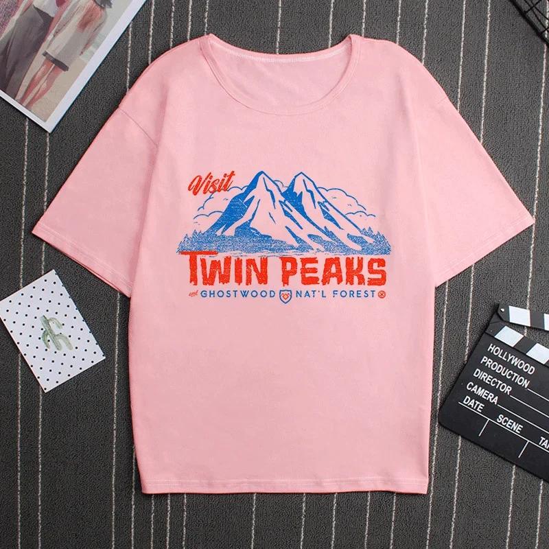 

Женская футболка с коротким рукавом, круглым вырезом и принтом