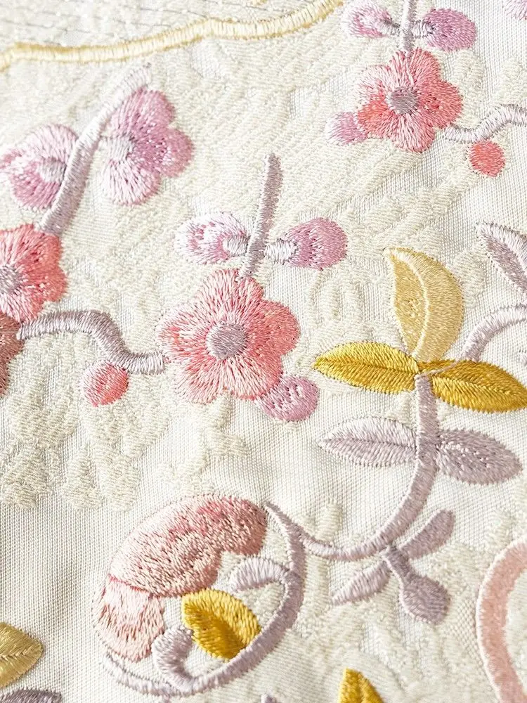 المطرزة الحرير الحرير سترة المرأة جولة الرقبة العرقية نمط التطريز أكمام أعلى الصينية الوطنية