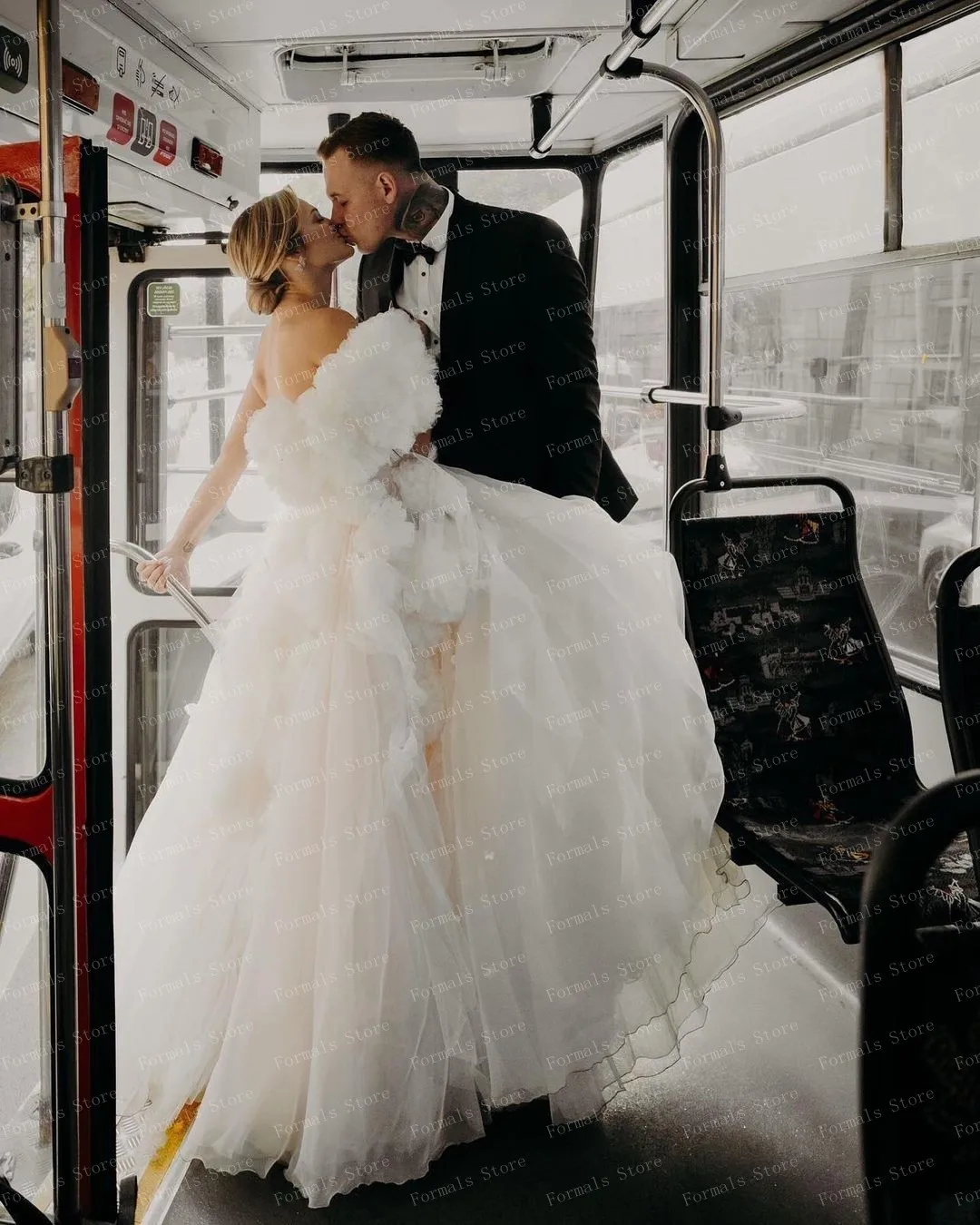 One Shoulder Applique Floral Dress A-line White Wedding Dresses For Women 2023 Bride Floor Length Evening Dress With Train