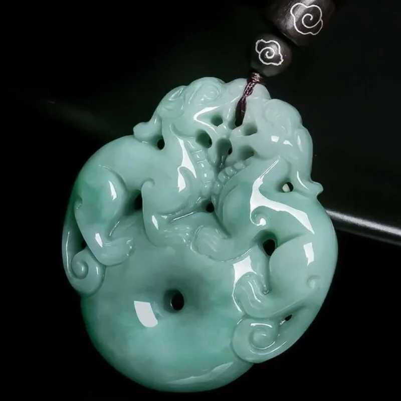 A Couple of Lovers, Natural Jade Male and Female, Pitching Jade Lucky and Safe Pendant for Men and Women.