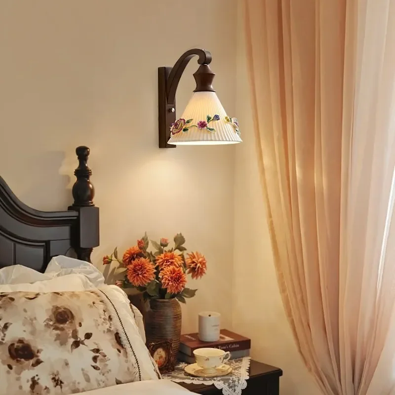 Vintage French Style Table Lamp Retro Medieval Design Creative Bedroom Night Light Nordic Pastoral Decor for Study Room