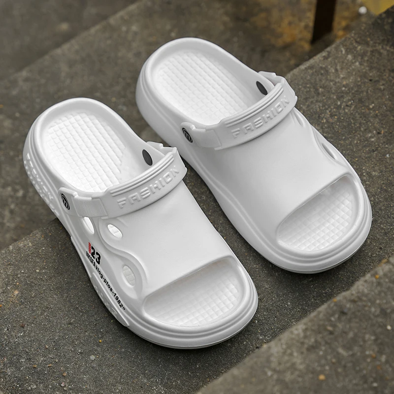2025 Pantofole da uomo nuove Estate Capispalla per conducente Auto Sabbiatura Spiaggia Sport Pantofole fresche all'aperto Casa antiscivolo Alla moda
