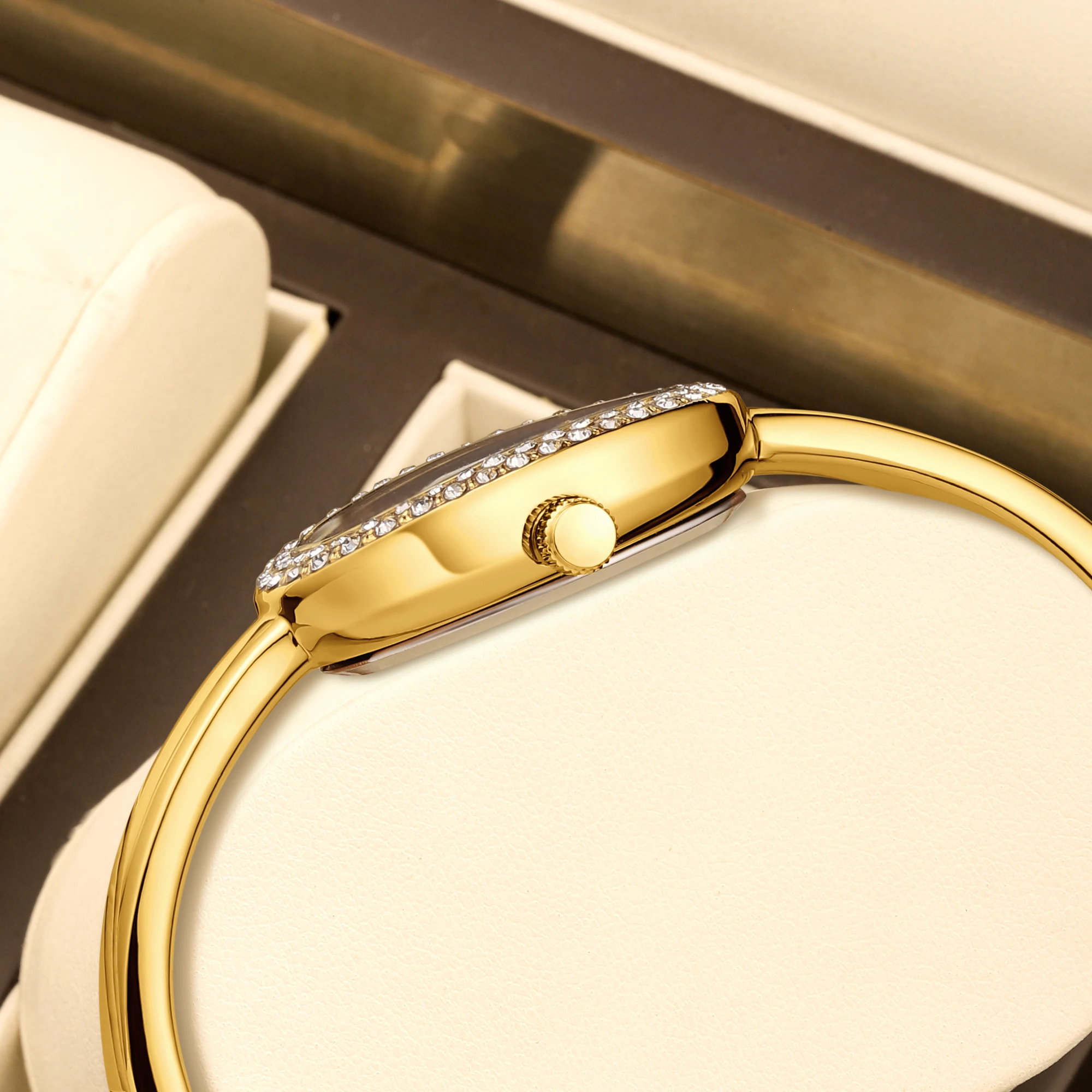 YaLaLuSi brand Luxury Sparkling Ladies Watch Gorgeous Rhinestone Bracelet Ladies Watch Fashionable Temperament Ladies Gift