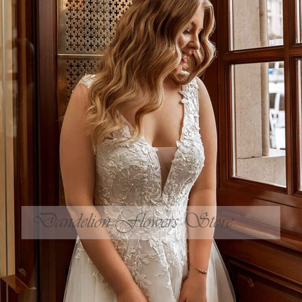 Elegant Wedding Dresses Plus Size  Tulle Double V-Neck Sleeveless Bride Gowns Lace Applique A-Line Sweep Train Vestido De Noiva