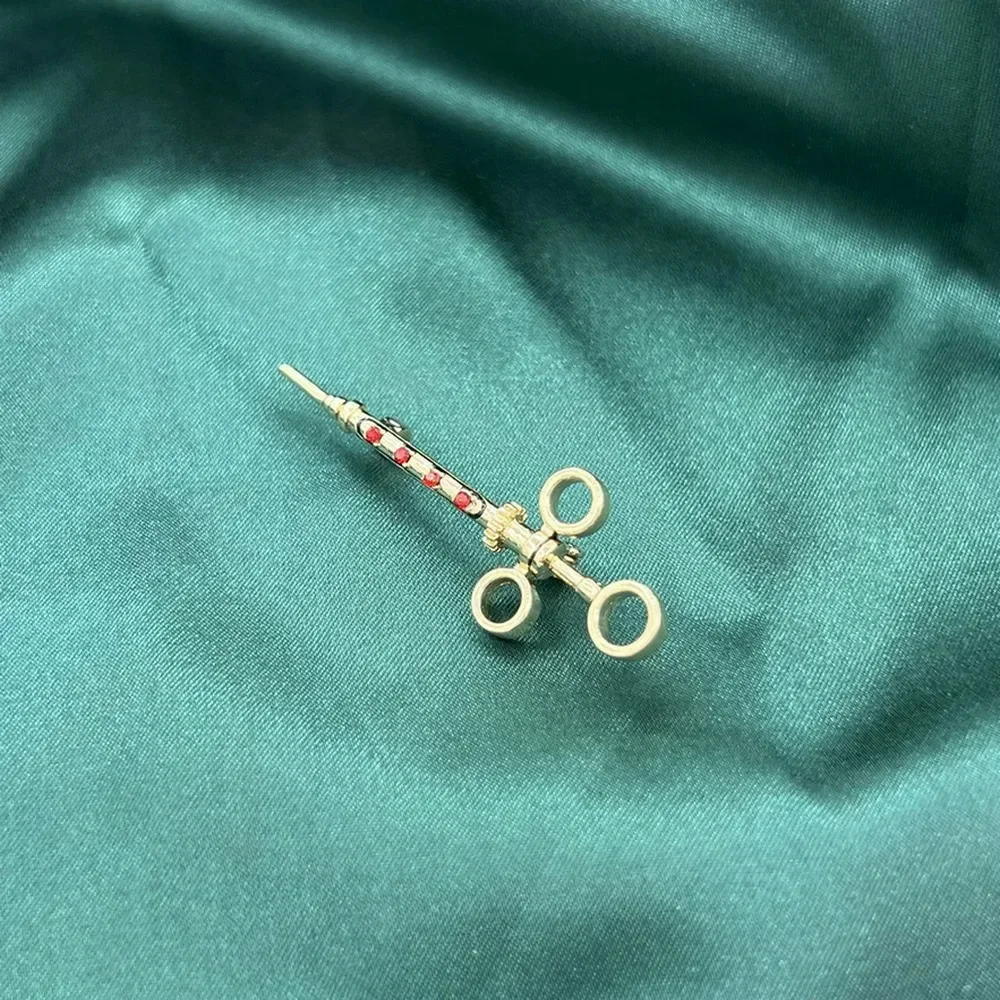 Fashion medical equipment syringes metal brooches clothing accessories