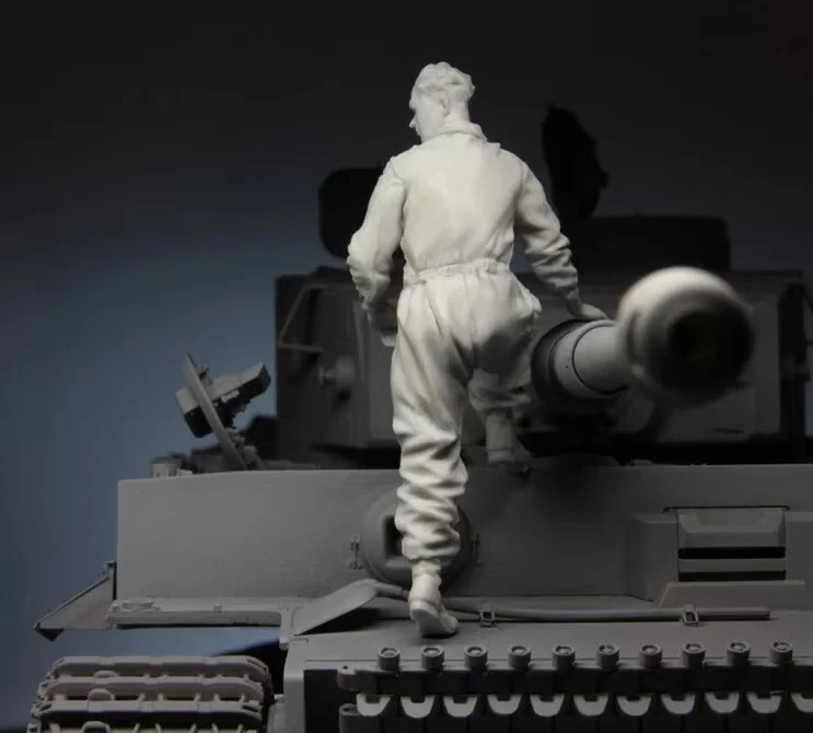 1:35 Resin kit  Waffen-SS Panzer Crew, Kursk 1943  4 Collectible Unassembled Sculpture for Hobbyists