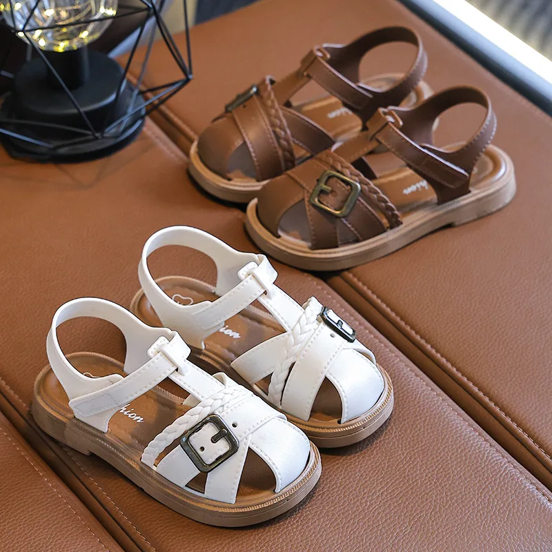 Fashion Girls Shoes 2026 Summer New Kids Sandals Comfort Anti Slip Boy Beach Shoes Retro Versatile Girls Sandals Cheap Wholesale