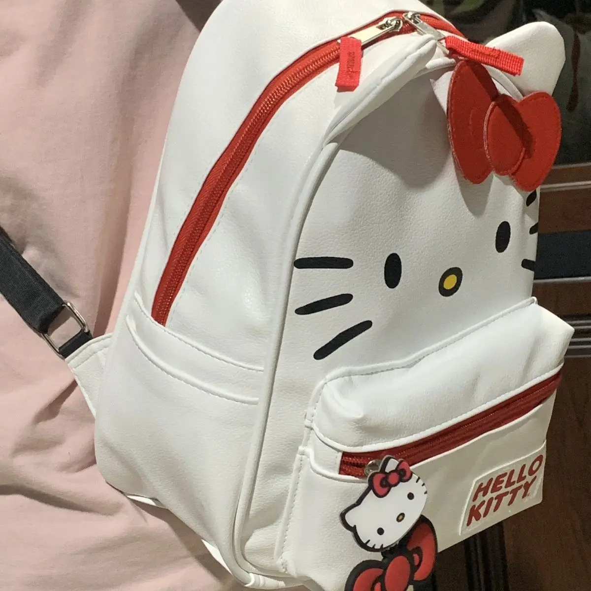 The new Sanrio hellokitty backpack dirt-resistant student backpack simple and cute sanrio school supplies backpack anime girl