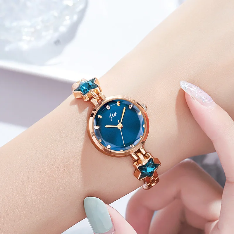 Fashionable and Simple Women's Watches Star Bracelet Trendy Female Student Quartz Watch Gift Clocks