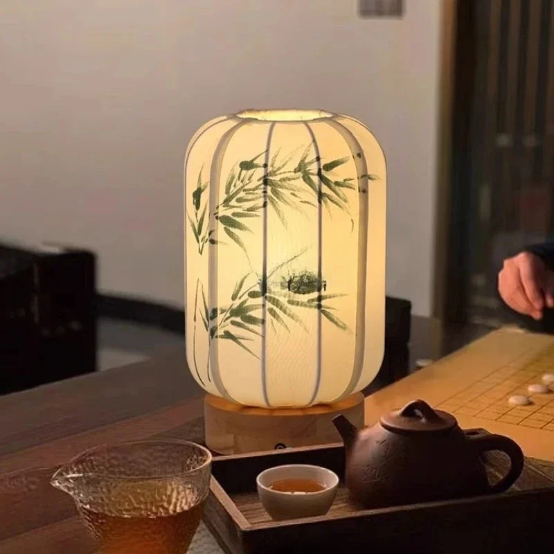 A Chinese Retro Living Room Study Classical Atmosphere Luminous Object Hand-painted Ornament