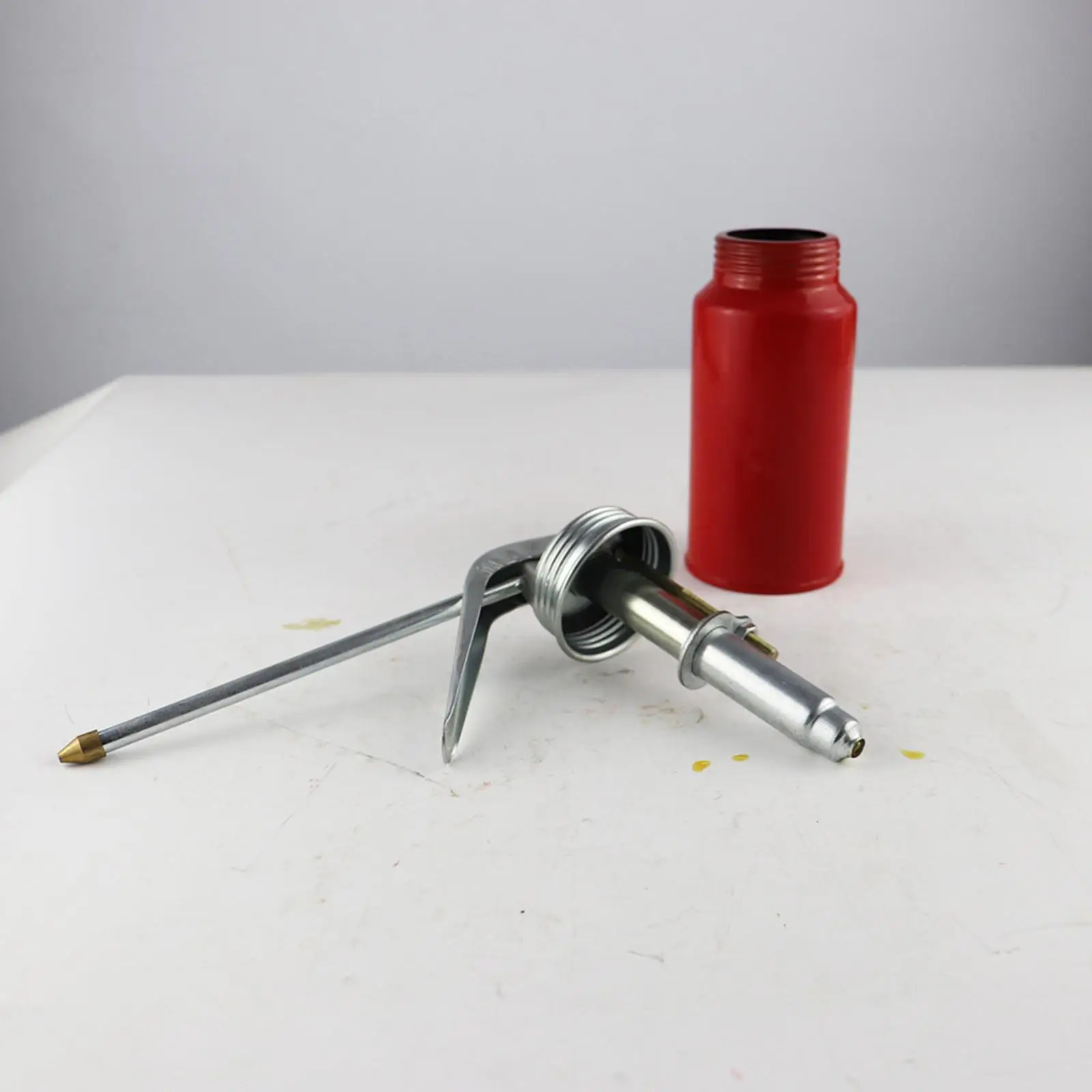 Pump Oiler Car Metal Oil Can with Spout High Pressure Hand Pump Oiler Can for Industrial Workshop Home Vehicles Lubrication