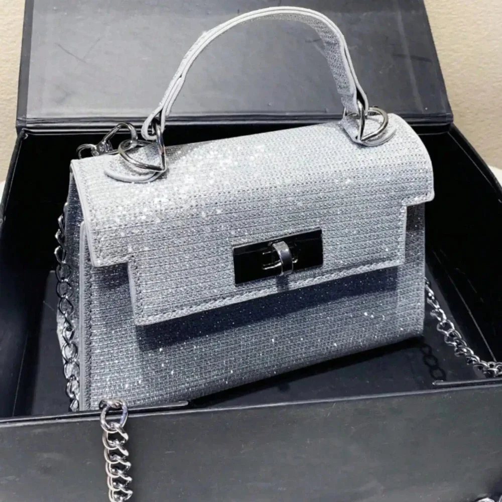 

1PC Glossy PU Material Women's Handbag,American Fashion Sparkling Chain Strap Shoulder Bag, Suitable For Party And Daily Use