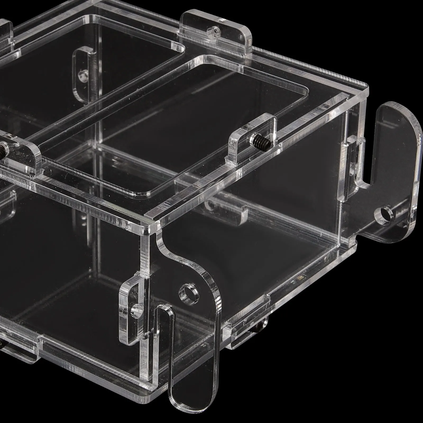 

Acrylic Bird Feeder Splash-Proof Design Large Capacity Durable Bird Cage Feeder Pet Food Container Window Parrot Food Container