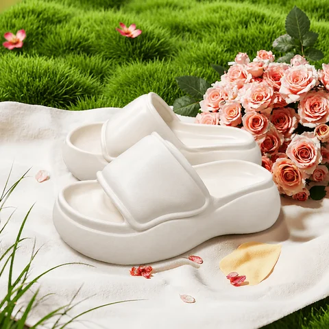 Fashion Platform Slippers 4CM Thick Sole EVA Cloud Slides Soft Lightweight Non‑Slip Indoor Outdoor Beach Sandals
