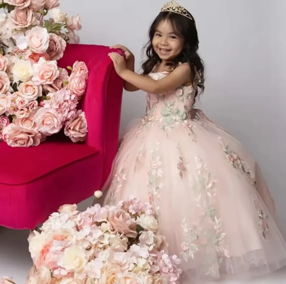 

Customized Blush Pink Flower Girl Dresses For Wedding Floral Appliques Floor Length Tulle Gorgeous Kids Quinceanera Ball Gown