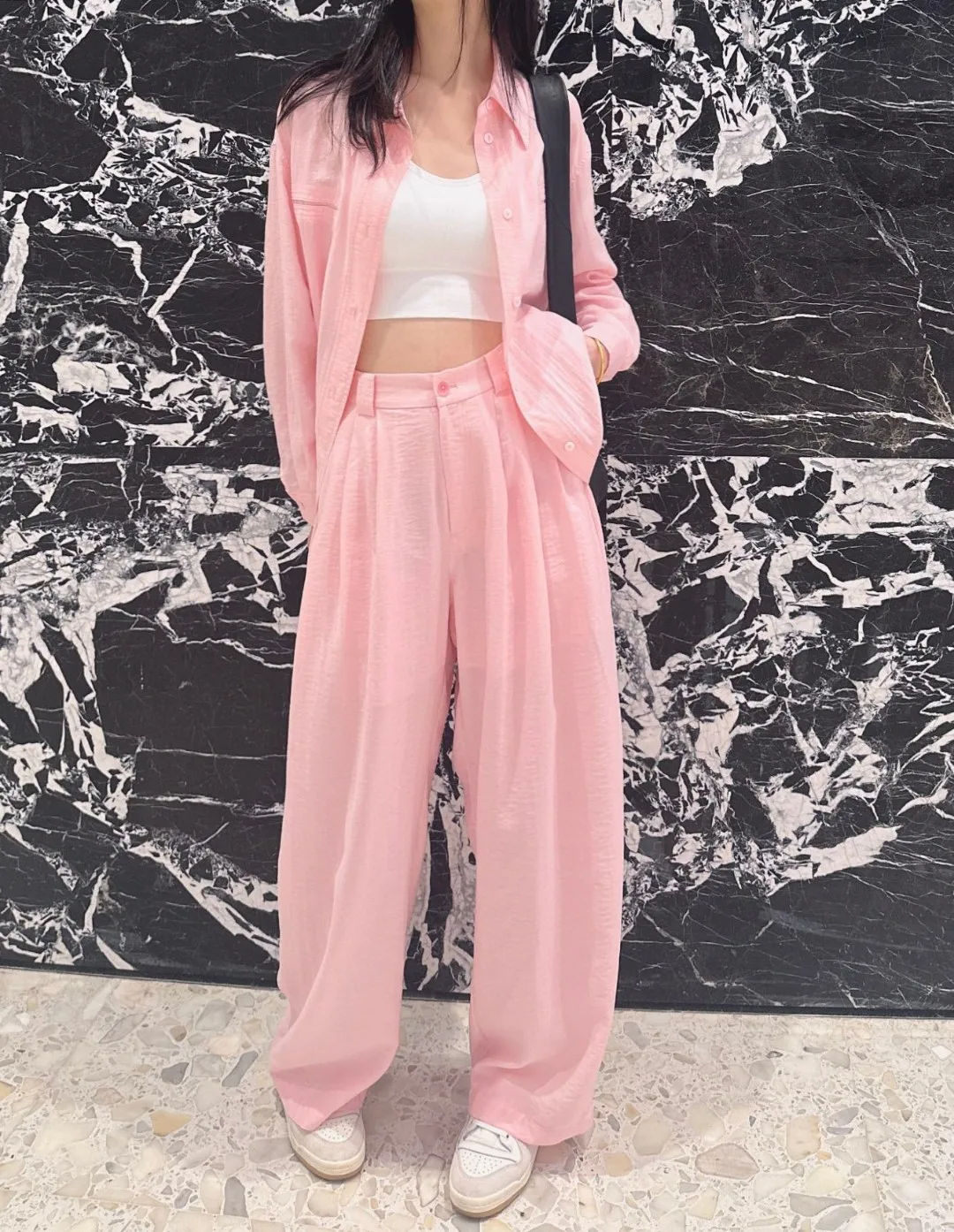 2024 Summer New Women's Wear Loose shoulder minimalist pink shirt paired with elastic waist straight wide leg pants 0516