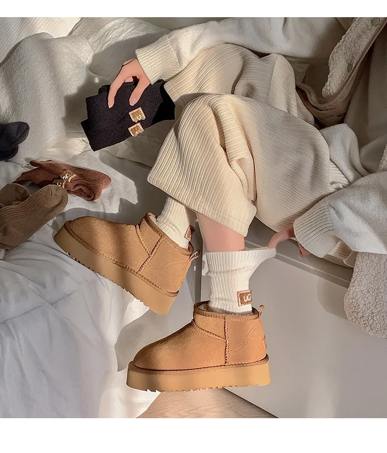 Winterliche, kuschelige, dicke Socken für Damen, mittelhohe, modische Woll-Kaschmir-Socken, warmhaltend, für Schneestiefel, mit flauschigem Etikett, Schuhzubehör, Strümpfe mit Schriftzug. – Detail 10