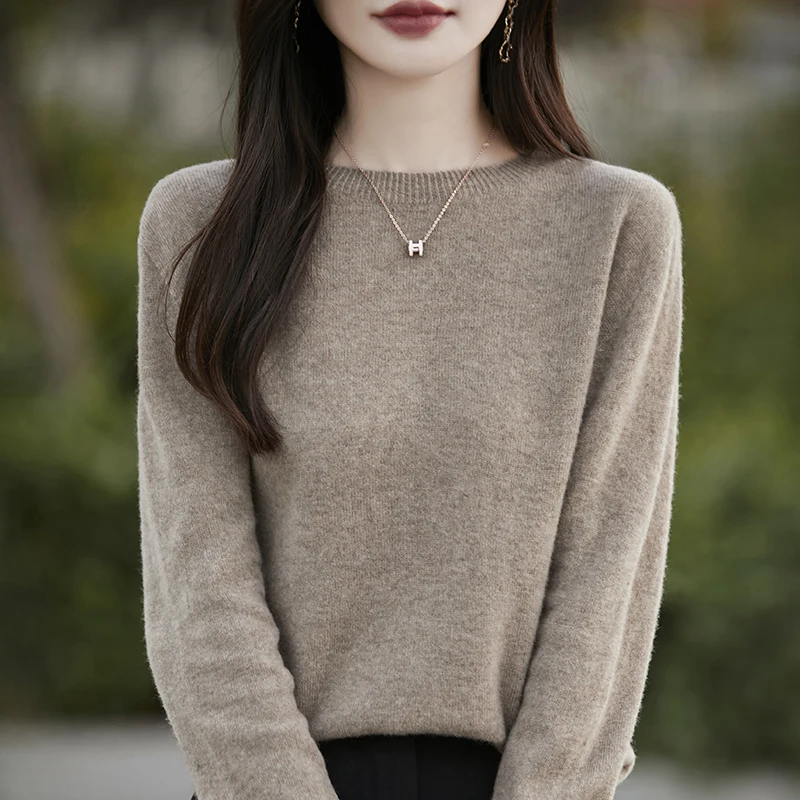 Autumn  Has launched A New Women\'s Knitted Pullover With A Round Neck Design, Solid Color, loose Fit, Creating A Fashionable