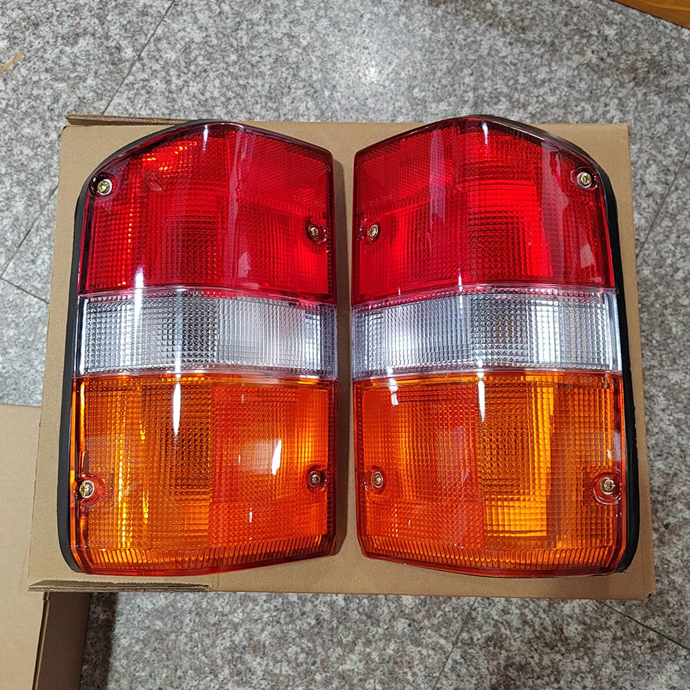 2655020J00 2655520J00 2 pièces Feux arrière de voiture Feux de freinage pour Nissan Safari Patrol Y60 Feux arrière 1987 à 1997