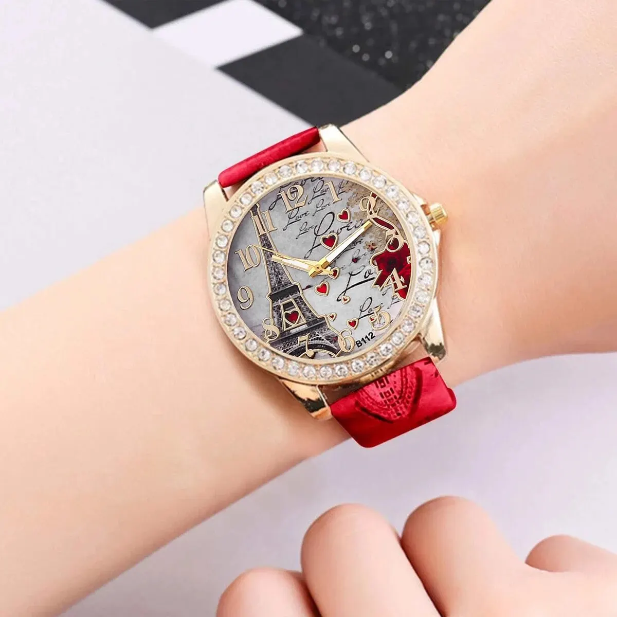 2PCS Ladies Fashion Simple Star Eiffel Tower Digital Rhinestone Leather Quartz Watch Butterfly Luxury Bracelet Gift Set