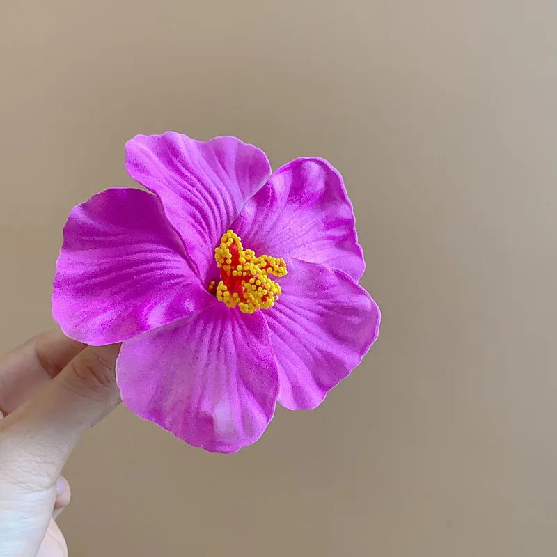 6 Farben Hawaiianische Blumen-Haarspangen für Frauen, Böhmische Schwamm-Blumen-Seitenfransen-Clips, Plumeria-Haarnadeln, Urlaubszubehör K – Detail 19