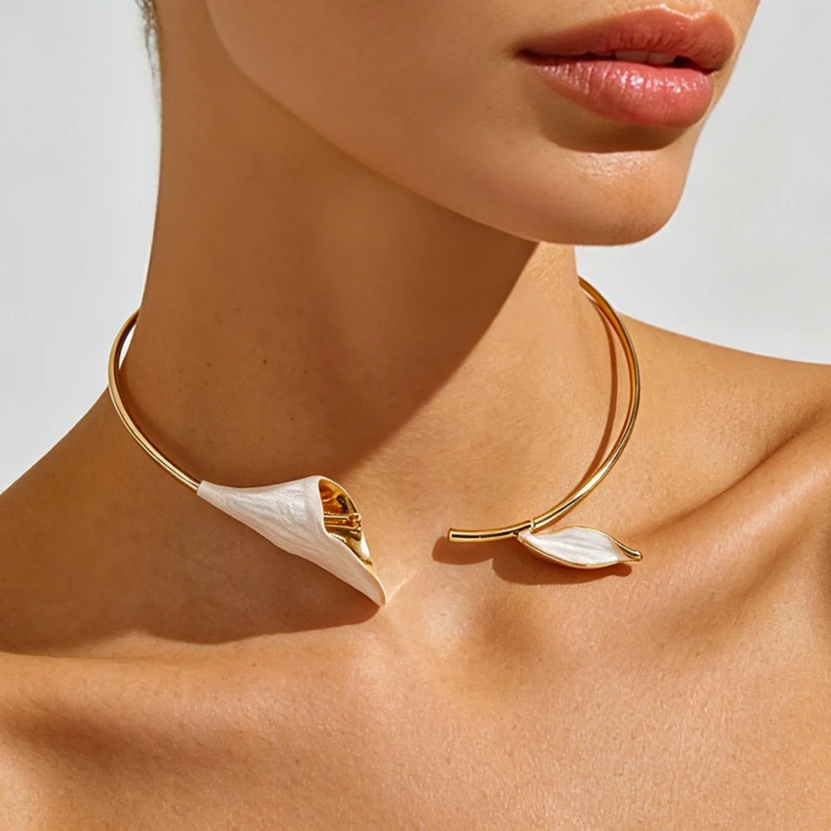 Dainty Enamel Flower Leaf Open Choker Necklace For Women Elegant Calla Lily Camellia Floral Clavicle Chain Bride Banquet Jewelry