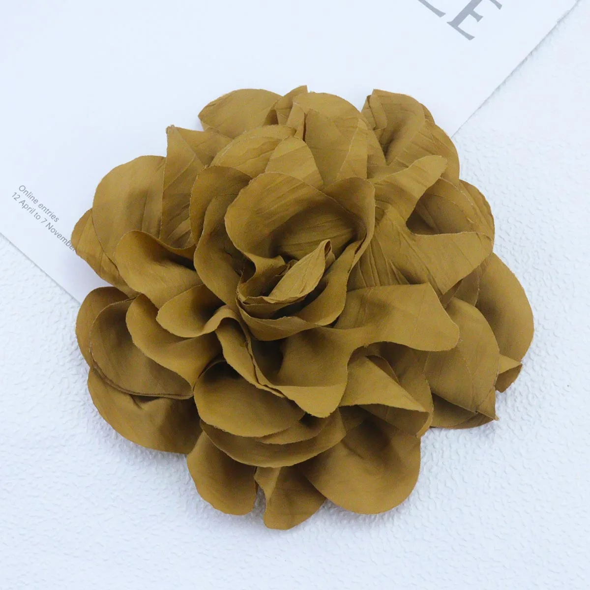 French Solid Color Pleated Fabric Brooch Camellia Light Luxury Exaggerated Party Party Couples Matching Color Clothing