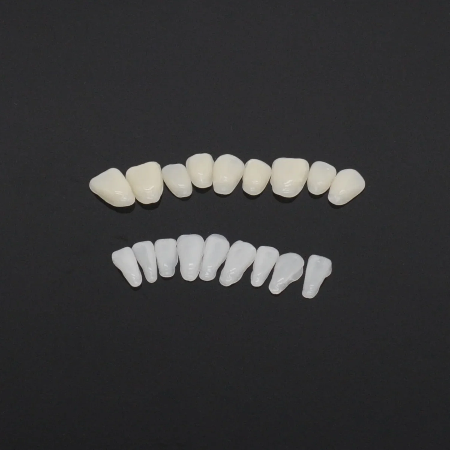 50Pcs Resin Dental Provisional Veneers A1/A2 Shade Ultra-Thin Temporary Crowns for Upper Anterior Protecting Teeth Whitening