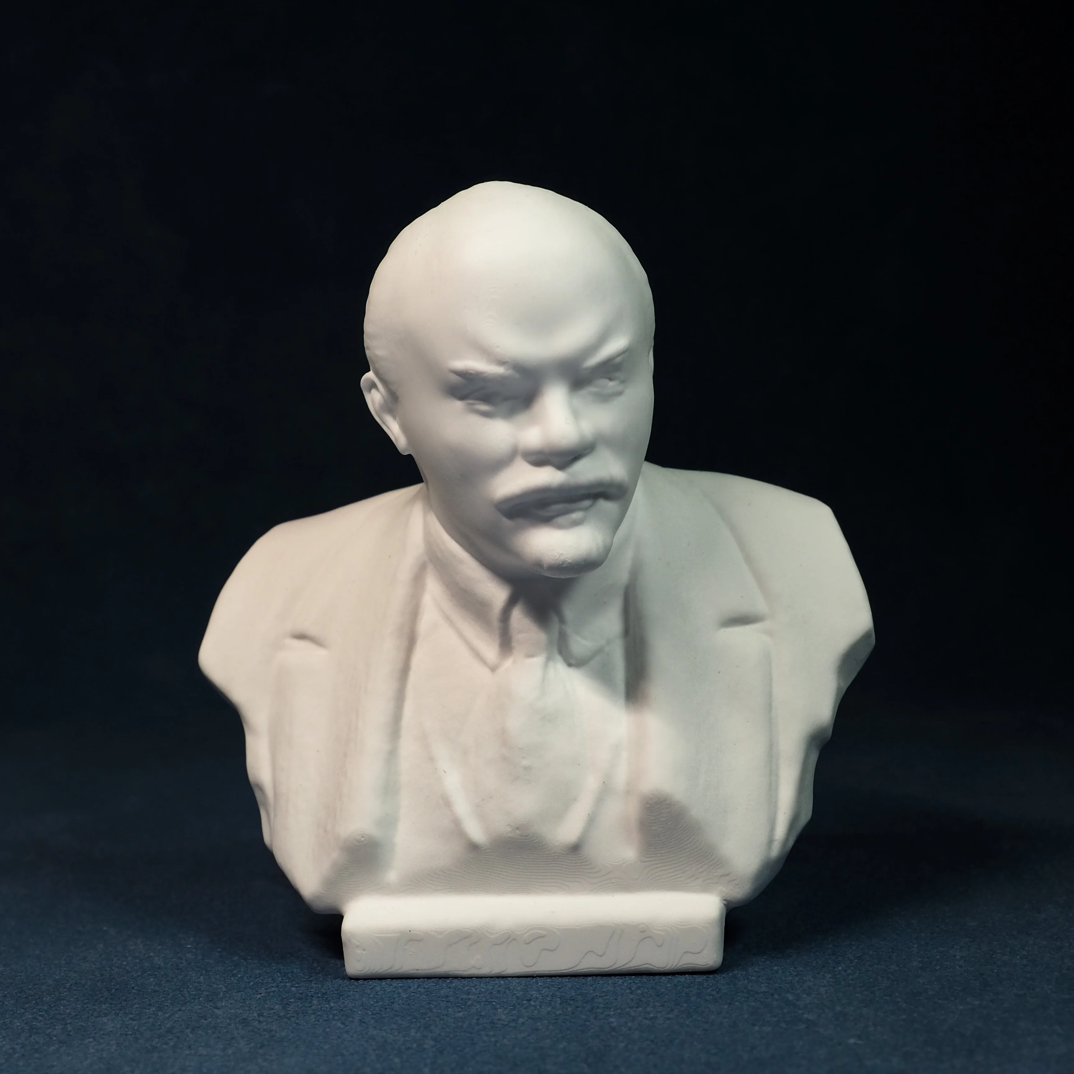 Lenin plaster statue art sculpture desktop decoration high-end bookshelf wine cabinet ornaments birthday graduation gift