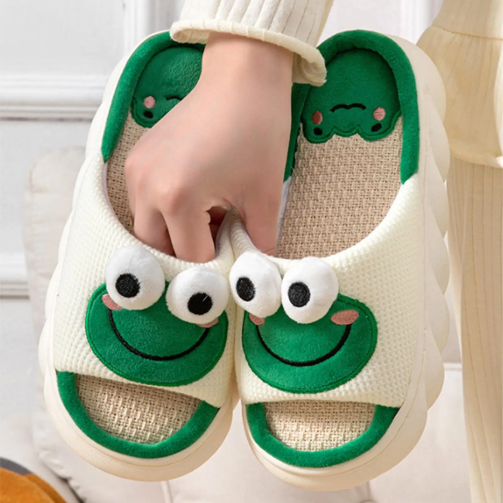 Cartoon niedlichen Frosch Leinen Hausschuhe für Frauen dicken Boden Home Schuhe Baumwolle Leinen Paar Indoor Hausschuhe lustige männliche Home Slides