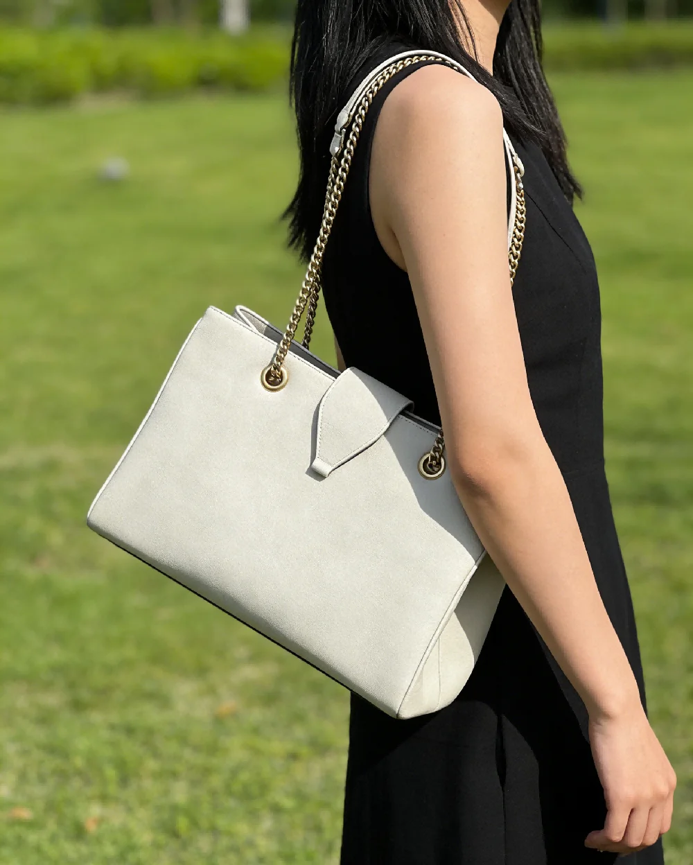 

Large Capacity Chain Tote Bag for Women Shoulder Underarm Crossbody Purse Work Commute Casual Luxury Handbag