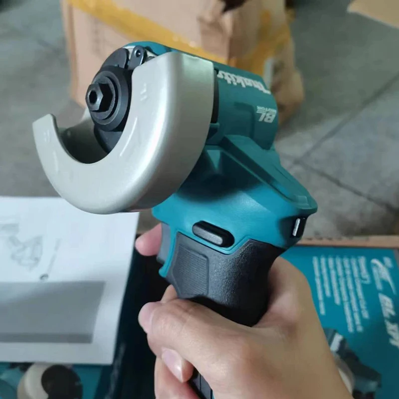 MAKITA DMC300 76mm Cordless Compact Cut-Off Saw Powered By 18V Battery For Versatile Cutting Jobs