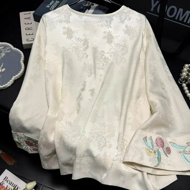 الجاكار المطرزة قميص المرأة التطريز الحرير الساتان الرجعية الجولة الرقبة فضفاضة تانغ الملابس للسيدات النمط الصيني القمم