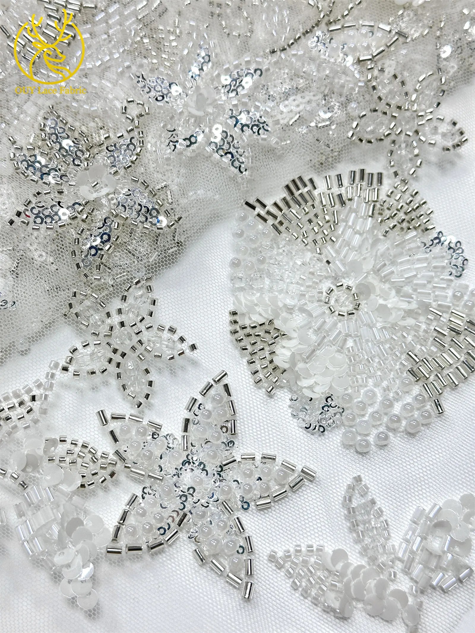 Modischer nigerianischer bestickter Perlen-Spitzenstoff, eleganter afrikanischer Pailletten-Netzstoff für Brautkleider und Partykleider zum Nähen – Detail 15