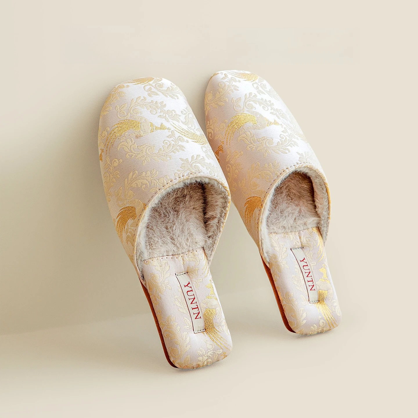 New Chinese Style Satin Peacock Patterned Warm Fleece Ladies Home Slippers for Autumn and Winter Fashionable and Elegant