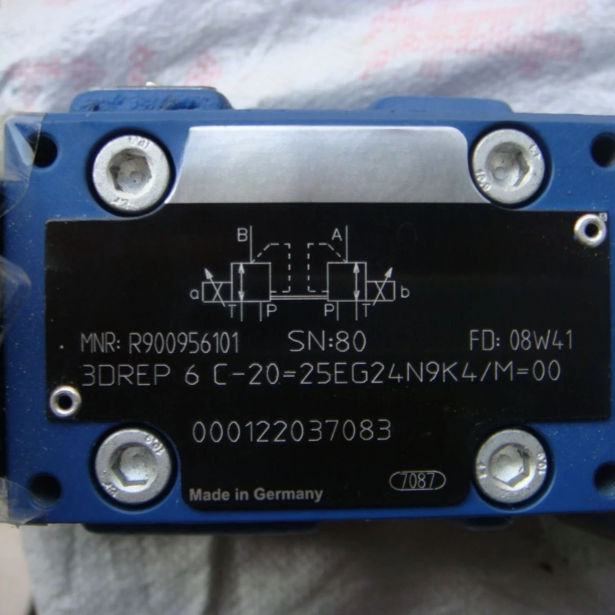 

Pressure reducing valve 3DREPE 6 C-2X = 25EG24N9K31/A1M = 00