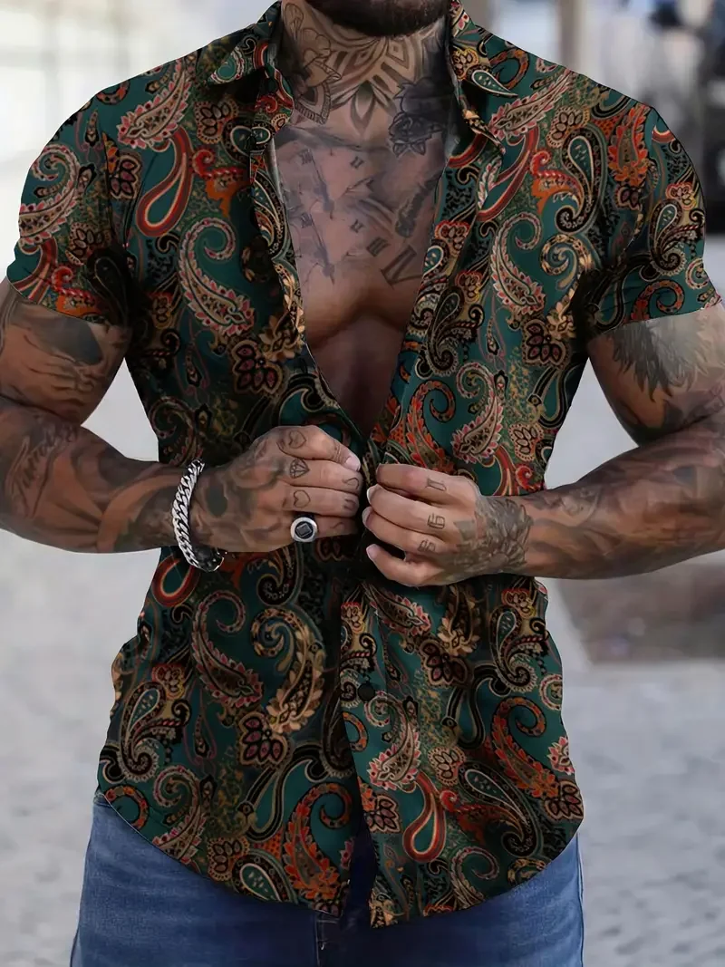 Retro men's short sleeved shirt with luxurious gold Baroque chain pattern suitable for summer banquet street wear