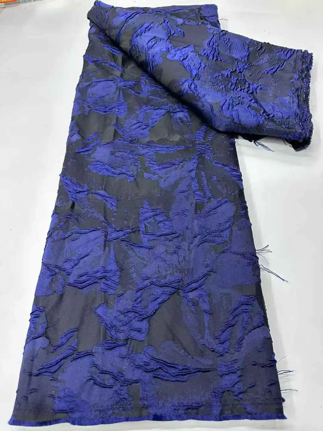 Оптовая продажа, нигерийская парчовая кружевная ткань 2025, высококачественная африканская жаккардовая позолоченная кружевная ткань для шитья, роскошное вечернее платье миди